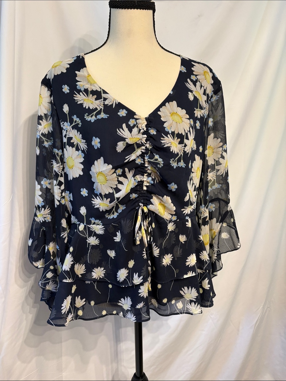 Cato Women’s Navy Floral Flowy Ruched V-Neck Peplum Blouse SZ L
